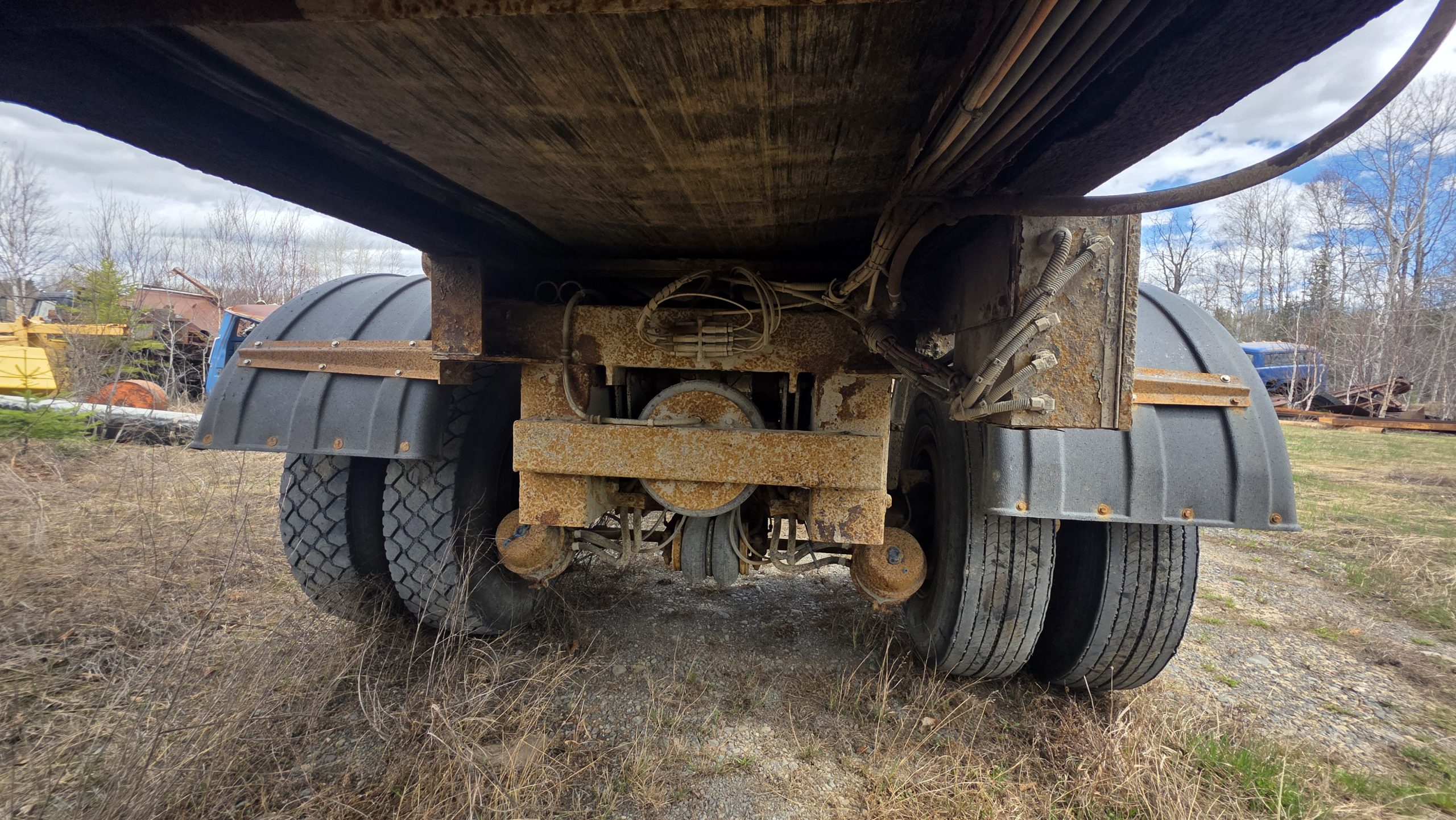 Trout River Live Bottom Trailer with Rear Spreader